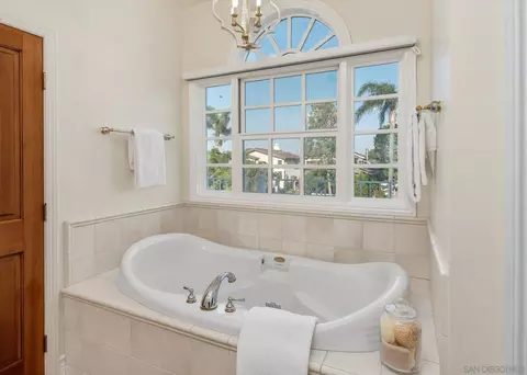 Bath - 260 H Ave, Coronado, CA 92118 photo 3 of 7