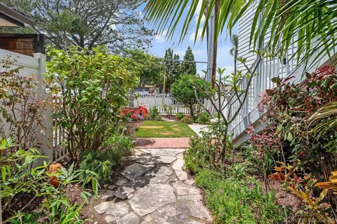 Exterior - 260 H Ave, Coronado, CA 92118 photo 6 of 9