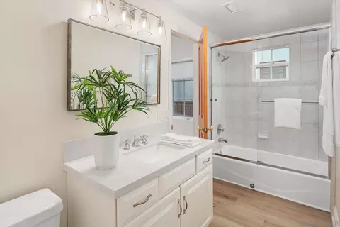 Bath - 260 H Ave, Coronado, CA 92118 photo 1 of 7