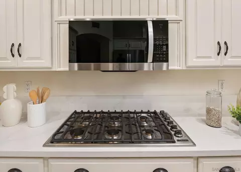 Kitchen - 260 H Ave, Coronado, CA 92118 photo 4 of 8
