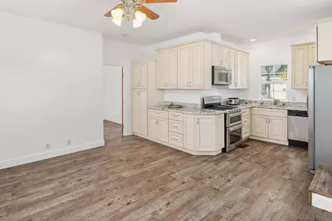 Kitchen - 260 H Ave, Coronado, CA 92118 photo 6 of 8
