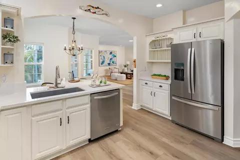 Kitchen - 260 H Ave, Coronado, CA 92118 photo 5 of 8