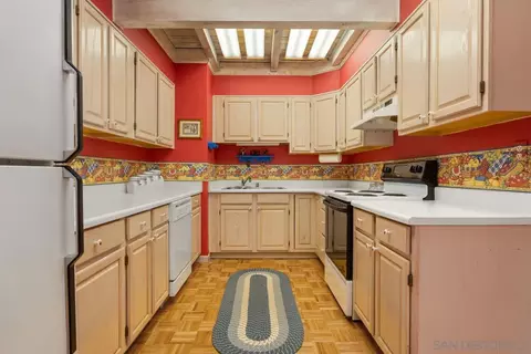 Kitchen - 4728 Pine Ridge Ave, Julian, CA 92036 photo 2 of 2