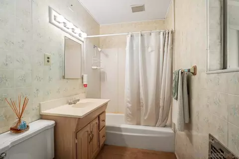 Bath - 4728 Pine Ridge Ave, Julian, CA 92036 photo 2 of 2