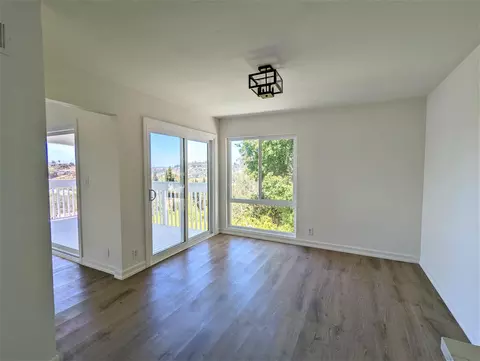 Living - 9347 Kahlua Way, Spring Valley, CA 91977 photo 3 of 9