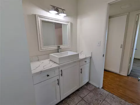 Bath - 9347 Kahlua Way, Spring Valley, CA 91977 photo 3 of 5