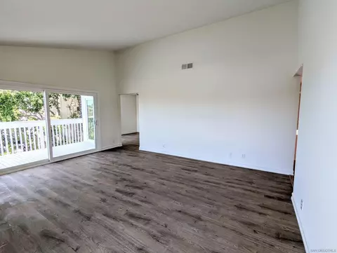Living - 9347 Kahlua Way, Spring Valley, CA 91977 photo 6 of 9