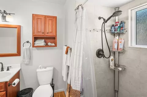 Bath - 4245 Avenida Gregory, Spring Valley, CA 91977 photo 5 of 6