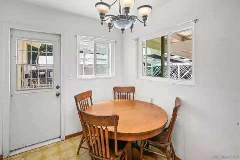 Dining - 4245 Avenida Gregory, Spring Valley, CA 91977 photo 3 of 3
