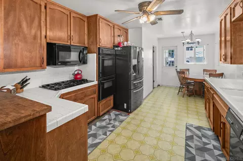 Kitchen - 4245 Avenida Gregory, Spring Valley, CA 91977 photo 2 of 4