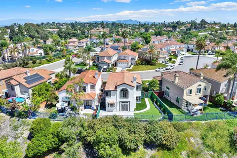 View/Area - 1534 Corte Roberto, Oceanside, CA 92056 photo 4 of 7