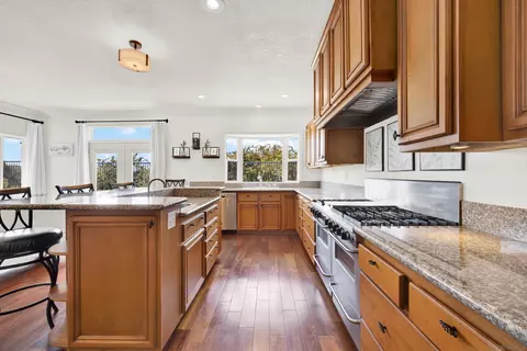 Kitchen - 1534 Corte Roberto, Oceanside, CA 92056 photo 2 of 4