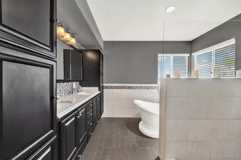 Bath - 1534 Corte Roberto, Oceanside, CA 92056 photo 7 of 12