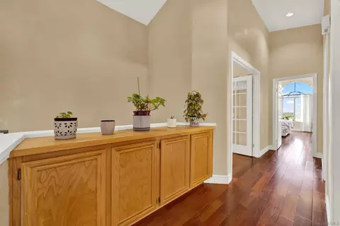 Entry Way - 1534 Corte Roberto, Oceanside, CA 92056 photo 3 of 5