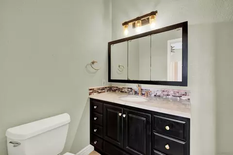 Bath - 1534 Corte Roberto, Oceanside, CA 92056 photo 5 of 12