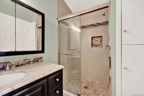 Bath - 1534 Corte Roberto, Oceanside, CA 92056 photo 6 of 12