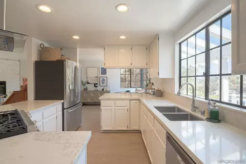 Kitchen - 10532 Madrid Way, Spring Valley, CA 91977 photo 3 of 4