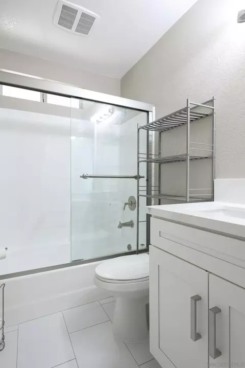 Bath - 1412 San Miguel Ave, Spring Valley, CA 91977 photo 4 of 5