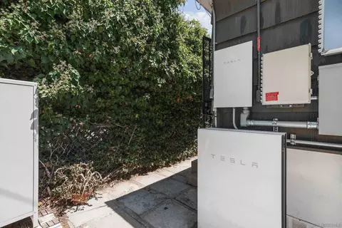 Exterior - 4150 Lois St, La Mesa, CA 91941 photo 6 of 7