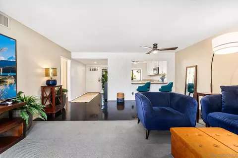 Living - 4121 Oak Island Ln, Fallbrook, CA 92028 photo 2 of 2