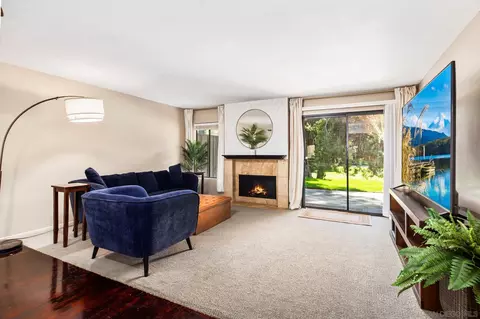 Living - 4121 Oak Island Ln, Fallbrook, CA 92028 photo 1 of 2
