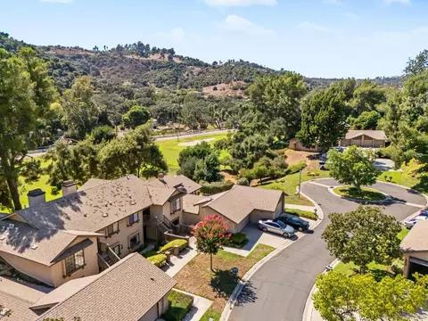 View/Area - 4121 Oak Island Ln, Fallbrook, CA 92028 photo 1 of 3