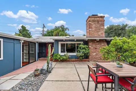 Exterior - 433 E 6th Ave, Escondido, CA 92025 photo 5 of 10