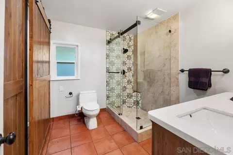 Bath - 433 E 6th Ave, Escondido, CA 92025 photo 2 of 4