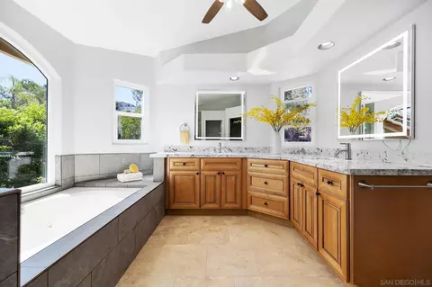 Bath - 13958 Carriage Rd, Poway, CA 92064 photo 1 of 4