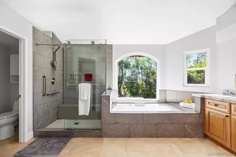 Bath - 13958 Carriage Rd, Poway, CA 92064 photo 2 of 4