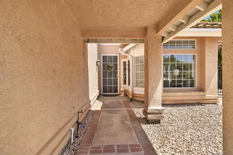 Entry Way - 13515 Quiet Hills Dr, Poway, CA 92064 photo 1 of 9