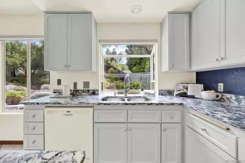 Kitchen - 13515 Quiet Hills Dr, Poway, CA 92064 photo 3 of 8