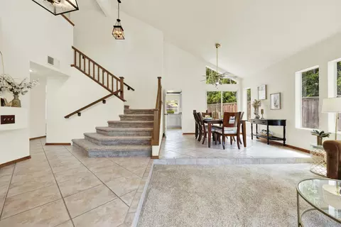 Entry Way - 13515 Quiet Hills Dr, Poway, CA 92064 photo 3 of 9