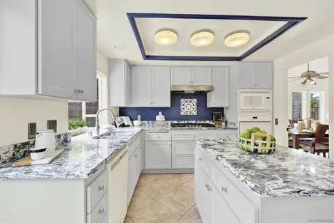 Kitchen - 13515 Quiet Hills Dr, Poway, CA 92064 photo 7 of 8