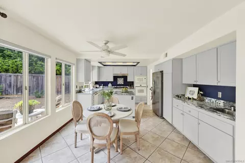 Kitchen - 13515 Quiet Hills Dr, Poway, CA 92064 photo 5 of 8