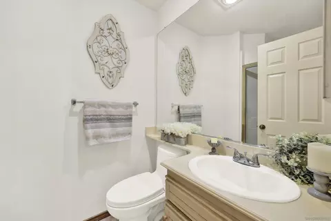 Bath - 13515 Quiet Hills Dr, Poway, CA 92064 photo 1 of 9