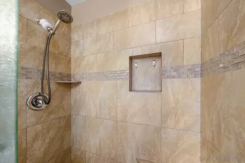 Bath - 4773 Sequoia Pl, Oceanside, CA 92057 photo 2 of 3