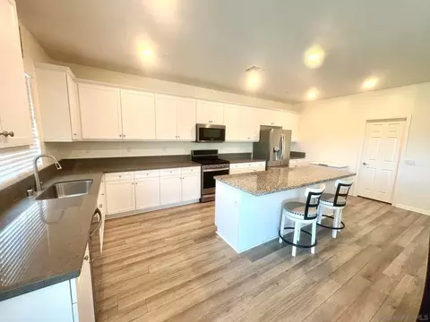 Kitchen - 32757 Marin Flds, Winchester, CA 92596 photo 2 of 9