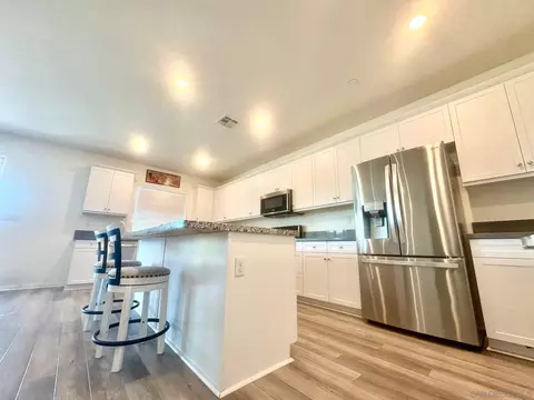 Kitchen - 32757 Marin Flds, Winchester, CA 92596 photo 7 of 9