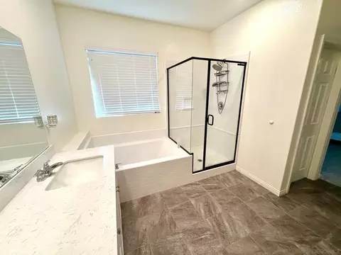 Bath - 32757 Marin Flds, Winchester, CA 92596 photo 3 of 5