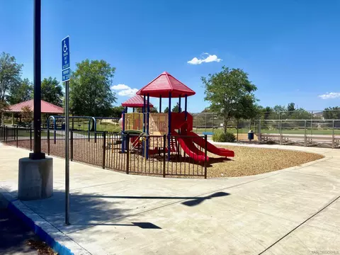 Exterior - 32757 Marin Flds, Winchester, CA 92596 photo 14 of 16