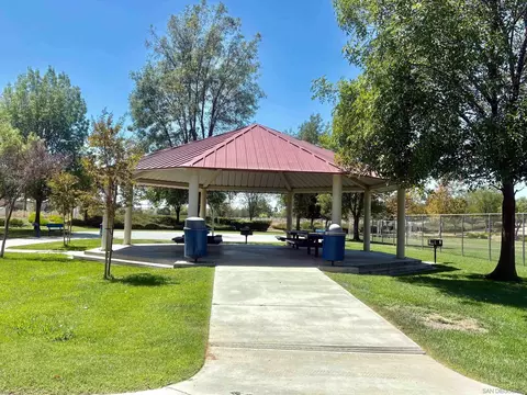 Exterior - 32757 Marin Flds, Winchester, CA 92596 photo 15 of 16