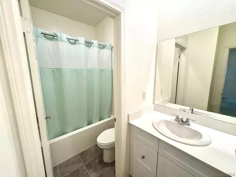 Bath - 32757 Marin Flds, Winchester, CA 92596 photo 4 of 5
