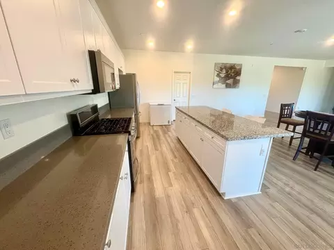 Kitchen - 32757 Marin Flds, Winchester, CA 92596 photo 3 of 9
