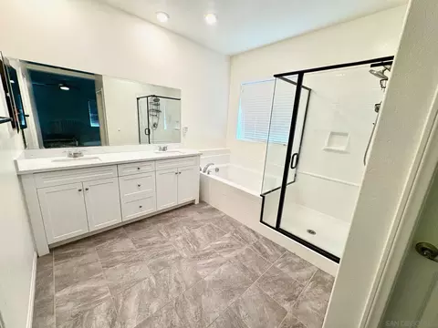 Bath - 32757 Marin Flds, Winchester, CA 92596 photo 2 of 5