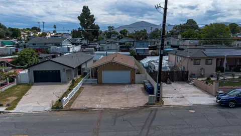 View/Area - 445 Kempton St, Spring Valley, CA 91977 photo 11 of 18