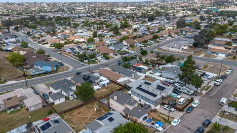 View/Area - 445 Kempton St, Spring Valley, CA 91977 photo 16 of 18