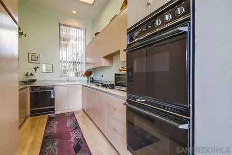 Kitchen - 4135 Eagle St, San Diego, CA 92103 photo 2 of 2