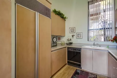 Kitchen - 4135 Eagle St, San Diego, CA 92103 photo 1 of 2