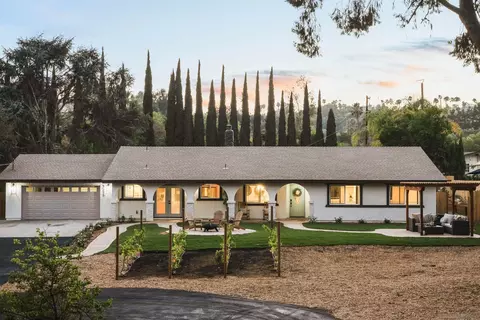 3226 Summit Dr, Escondido, CA 92025